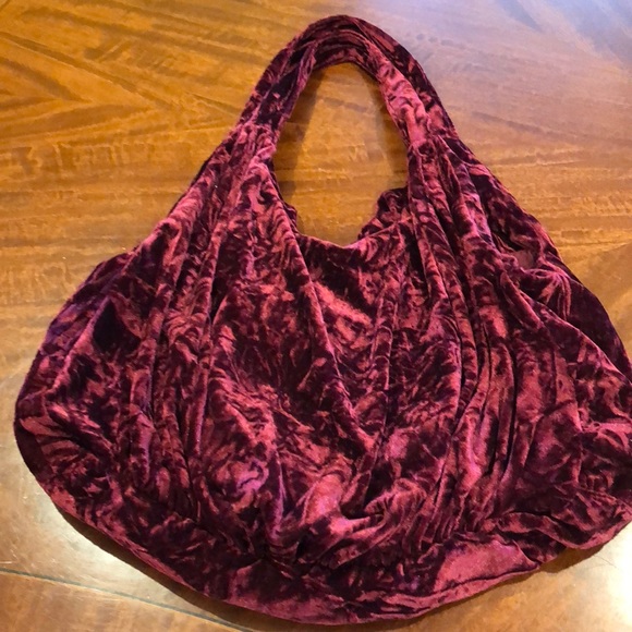 Handbags - ⭐️NWOT⭐️Bohemian ☮️Crushed Velvet Shoulder Bag